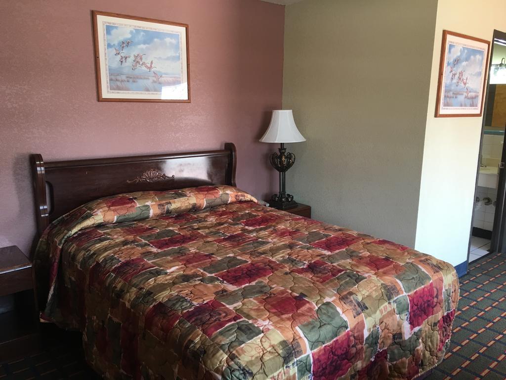 Best Value Inn Motel Sandusky Marianna Exterior foto